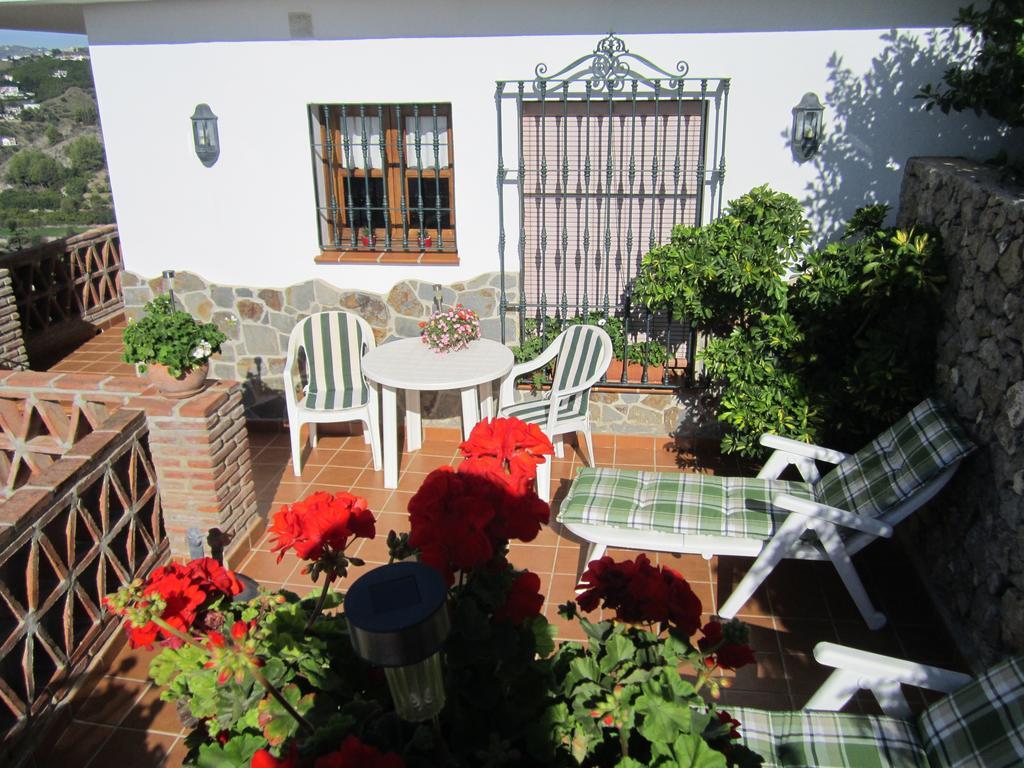 Villa Casa Ana, Fantásticas vistas al pueblo, el mar y la montaña Frigiliana Habitación foto
