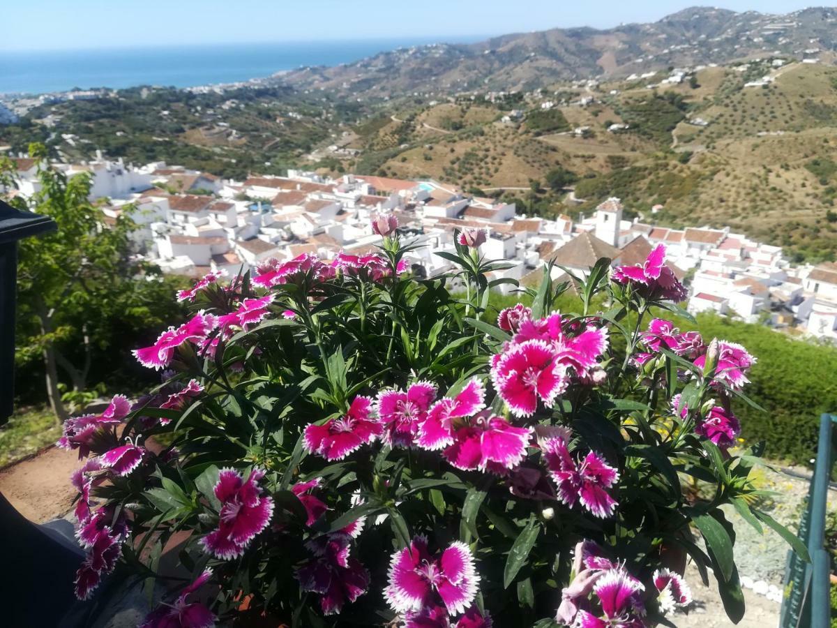 Villa Casa Ana, Fantásticas vistas al pueblo, el mar y la montaña Frigiliana Exterior foto